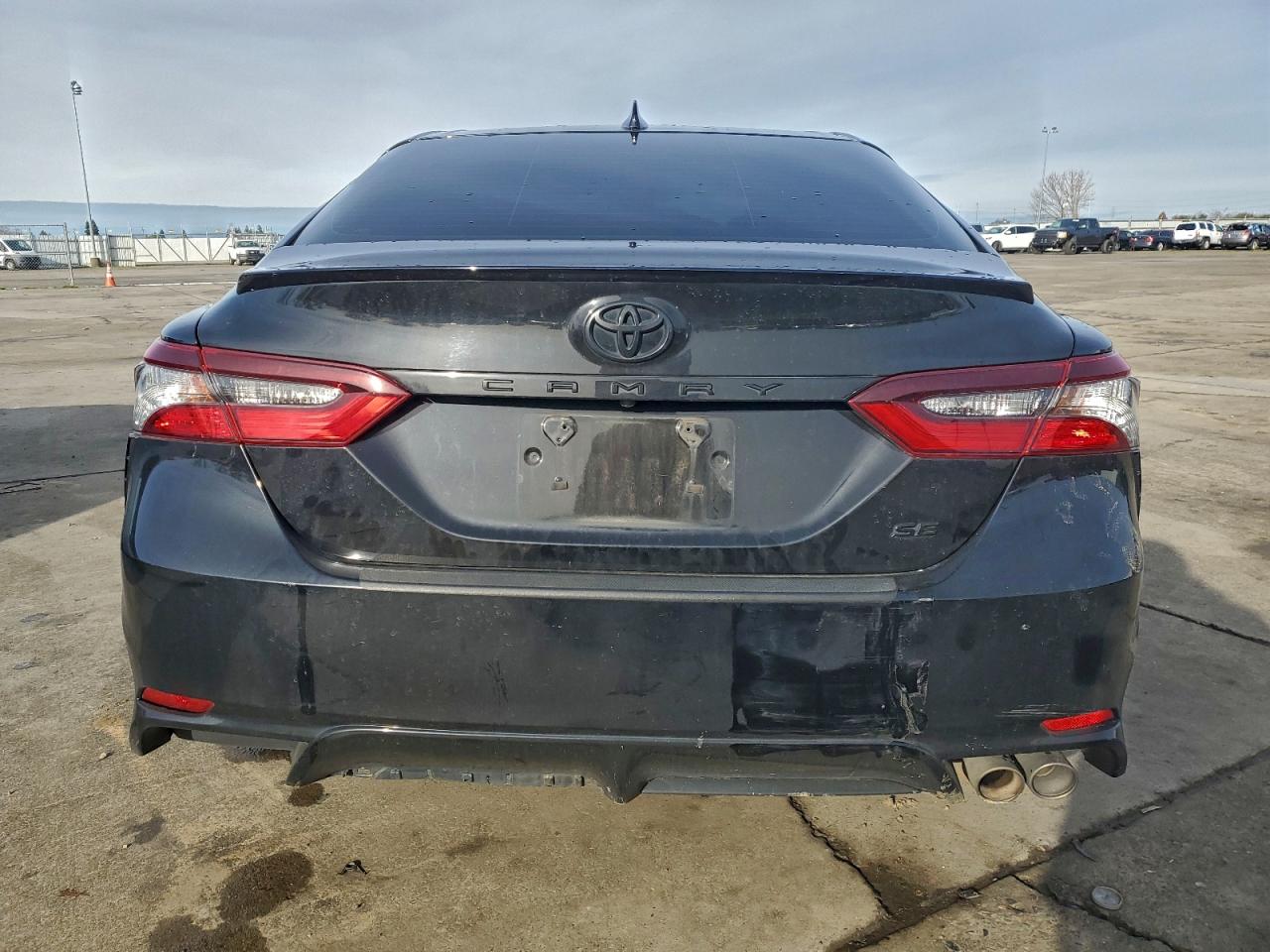 2021 TOYOTA CAMRY SE photo 11