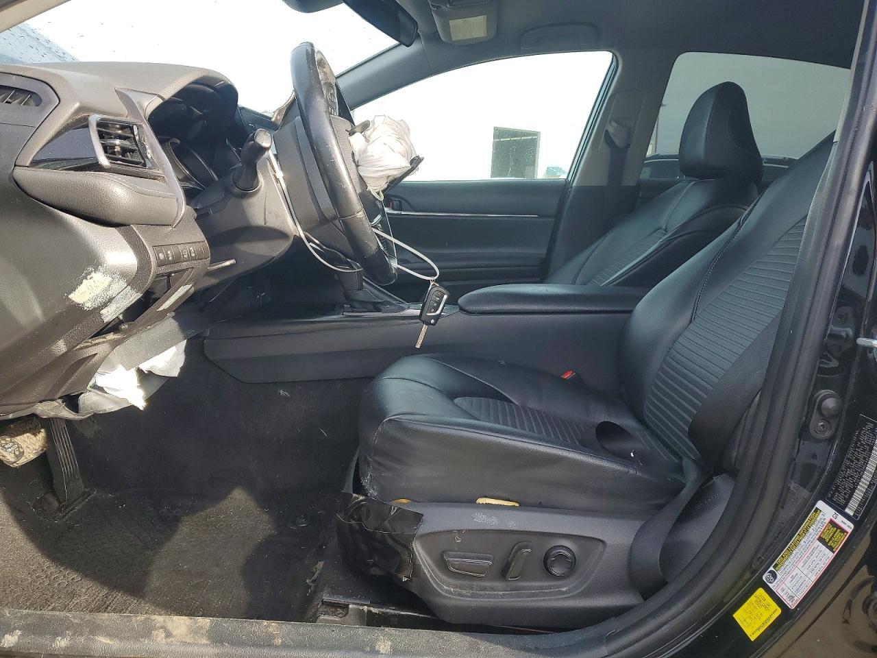 2021 TOYOTA CAMRY SE photo 13