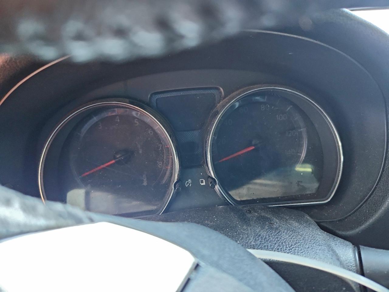 2018 NISSAN VERSA SV photo 17