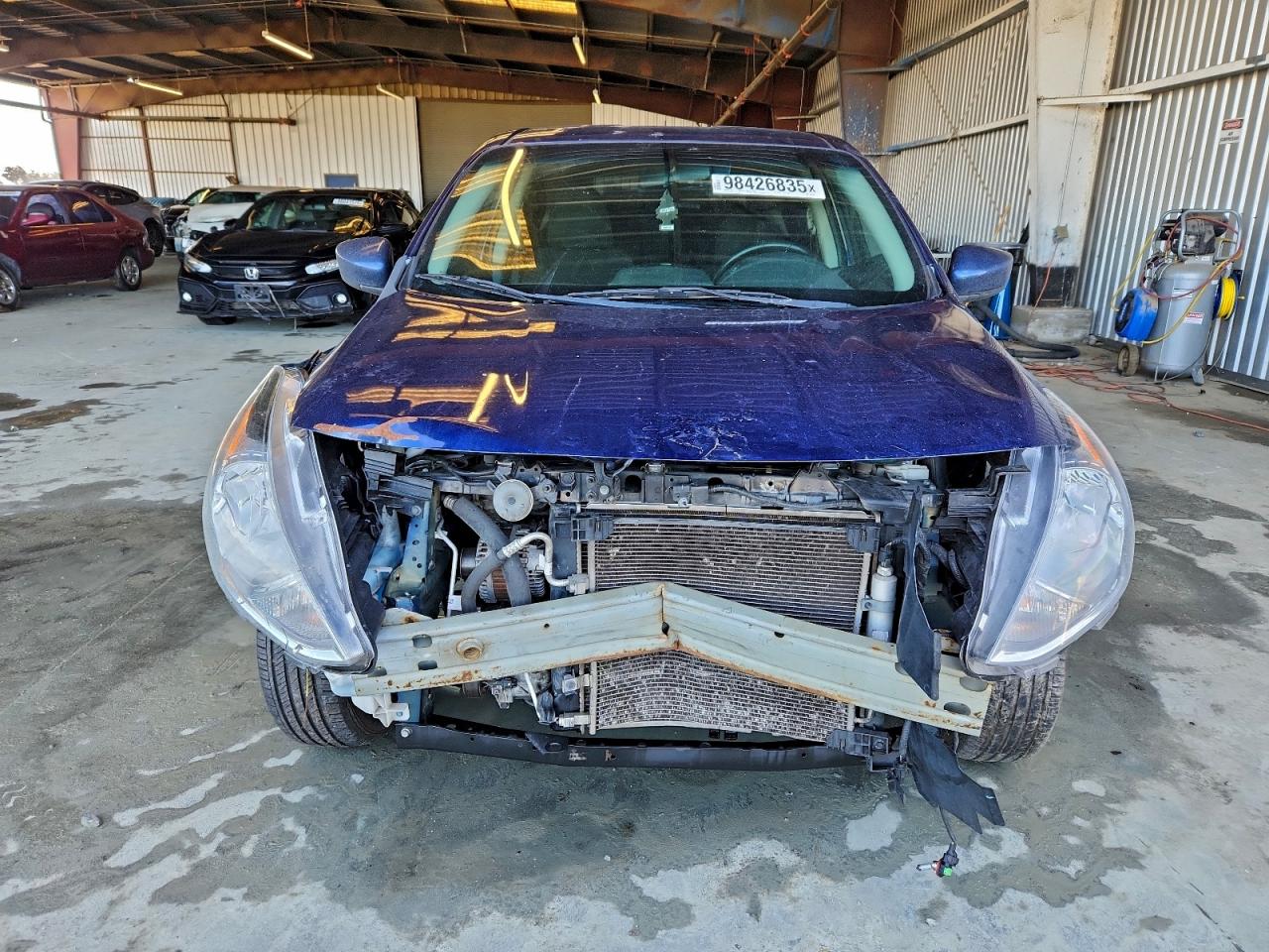 2018 NISSAN VERSA SV photo 9