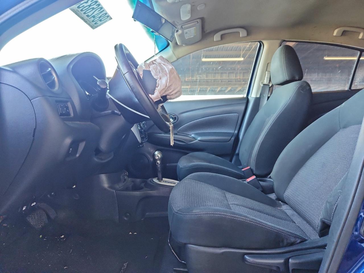 2018 NISSAN VERSA SV photo 13