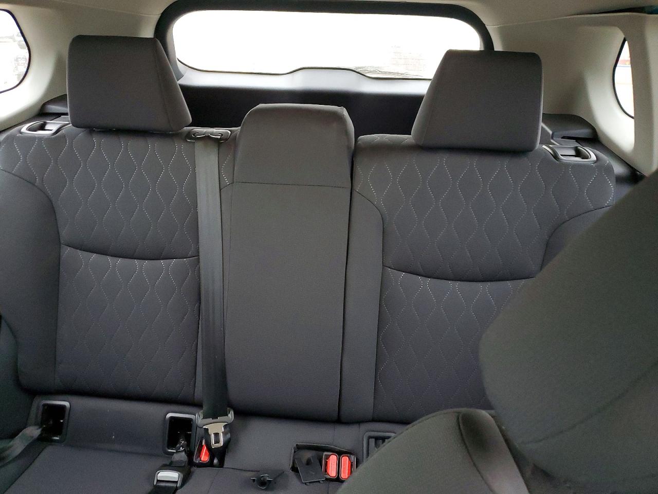 2023 TOYOTA COROLLA CROSS LE photo 10