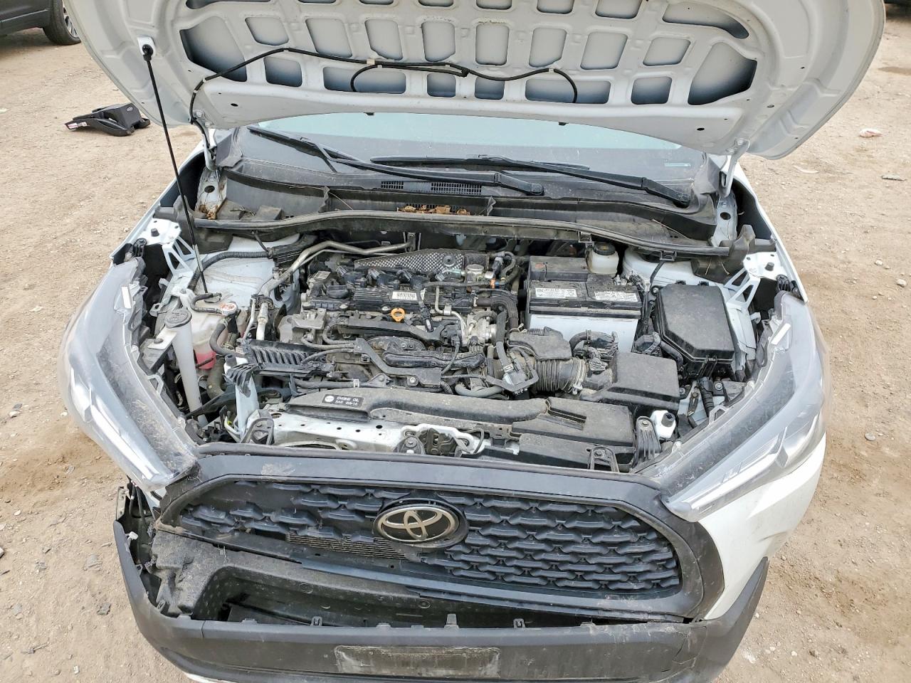 2023 TOYOTA COROLLA CROSS LE photo 12