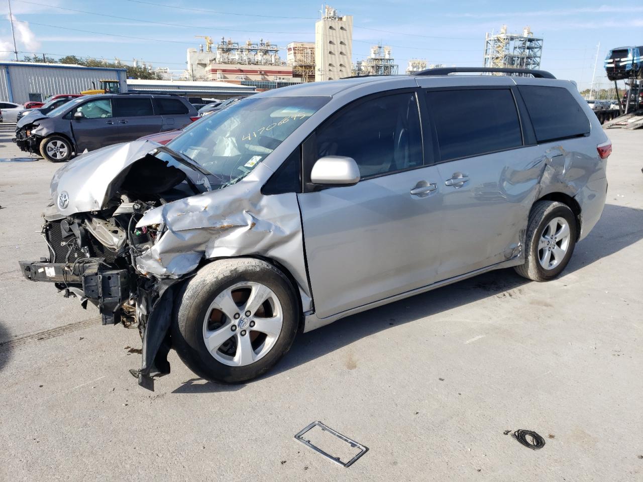 2015 TOYOTA SIENNA