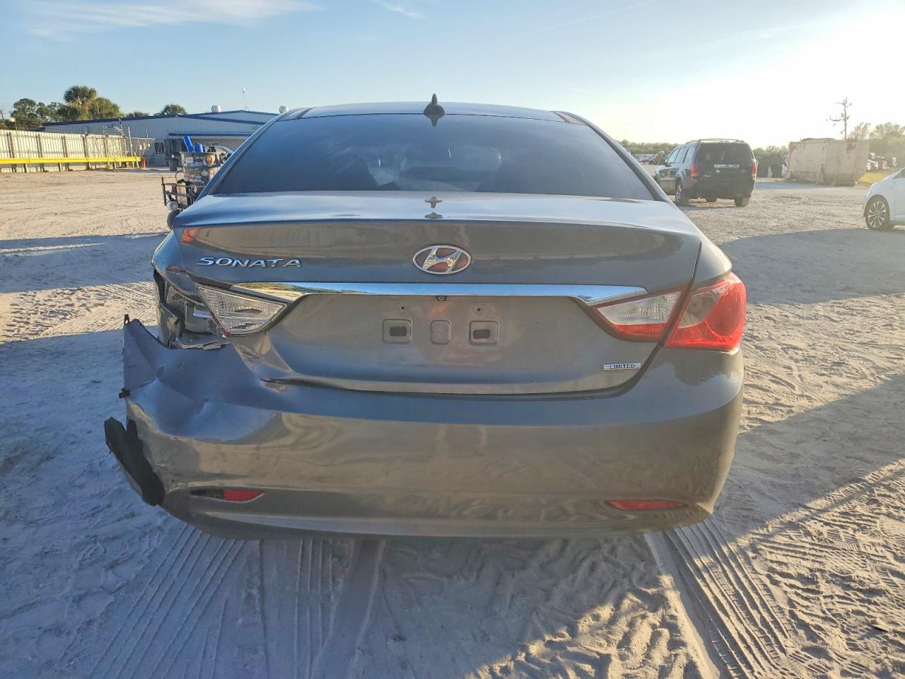 2013 HYUNDAI SONATA SE photo 6