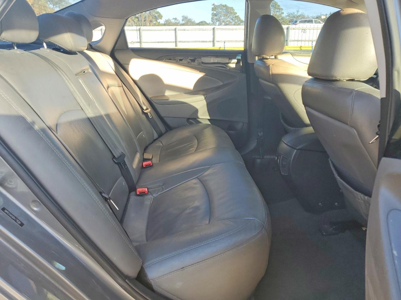 2013 HYUNDAI SONATA SE photo 10