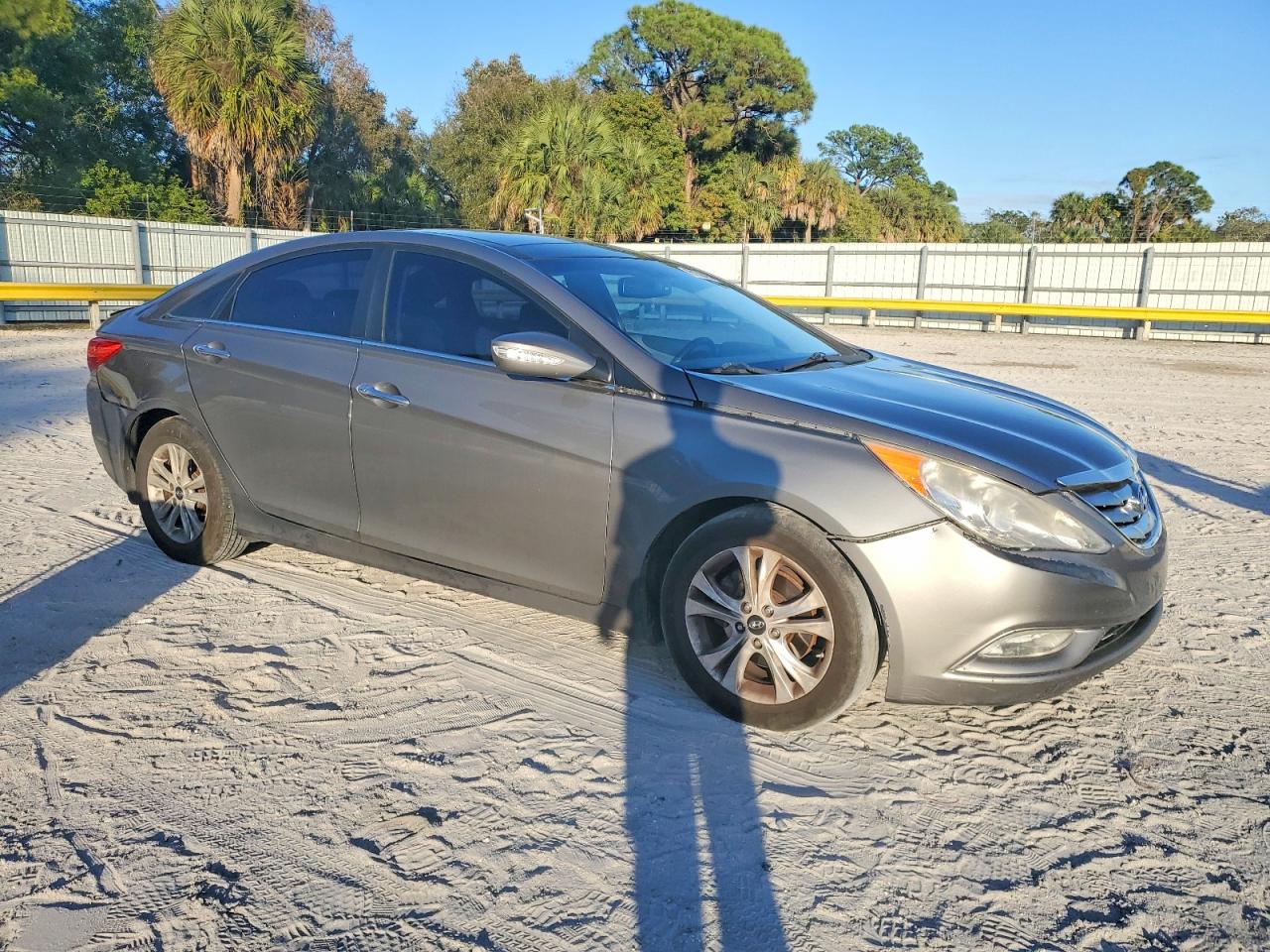 2013 HYUNDAI SONATA SE photo 4