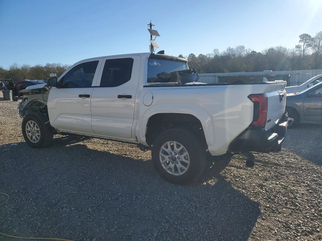 2024 TOYOTA TACOMA DOUBLE CAB photo 2