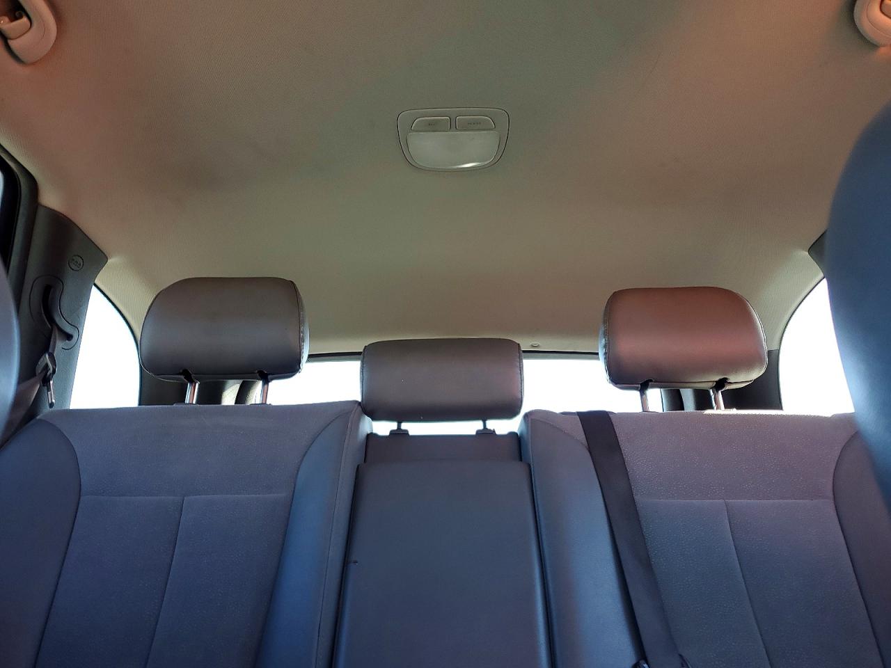 2011 HYUNDAI SANTA FE SE photo 10