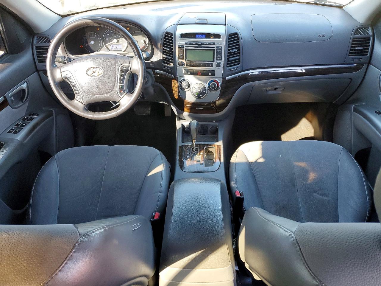 2011 HYUNDAI SANTA FE SE photo 8