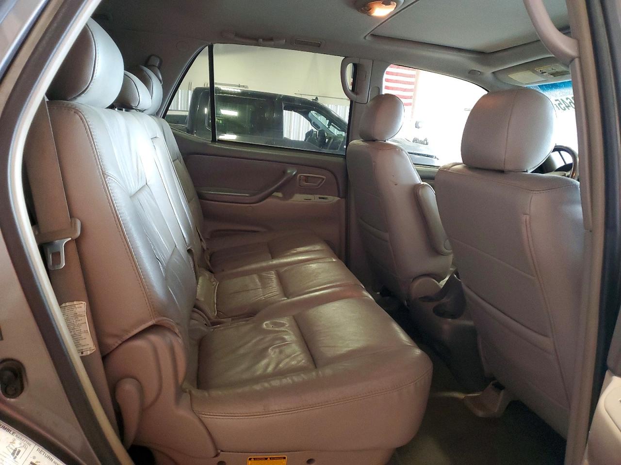 2007 TOYOTA SEQUOIA SR5 photo 11