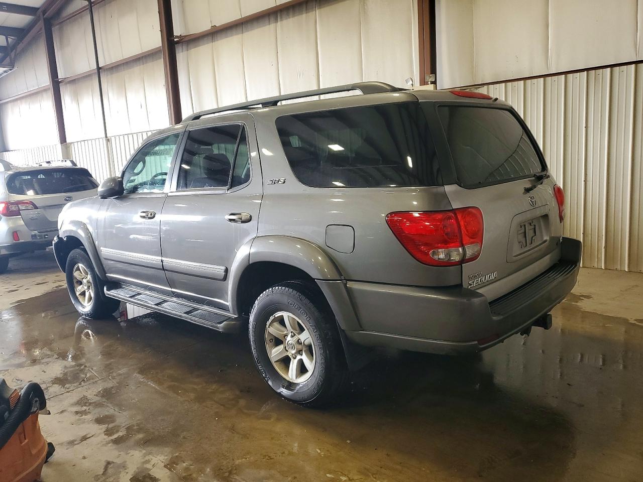 2007 TOYOTA SEQUOIA SR5 photo 2