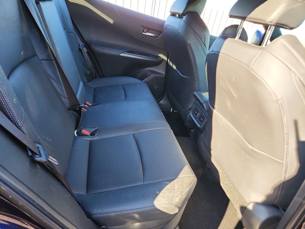 2024 TOYOTA VENZA LE photo 11