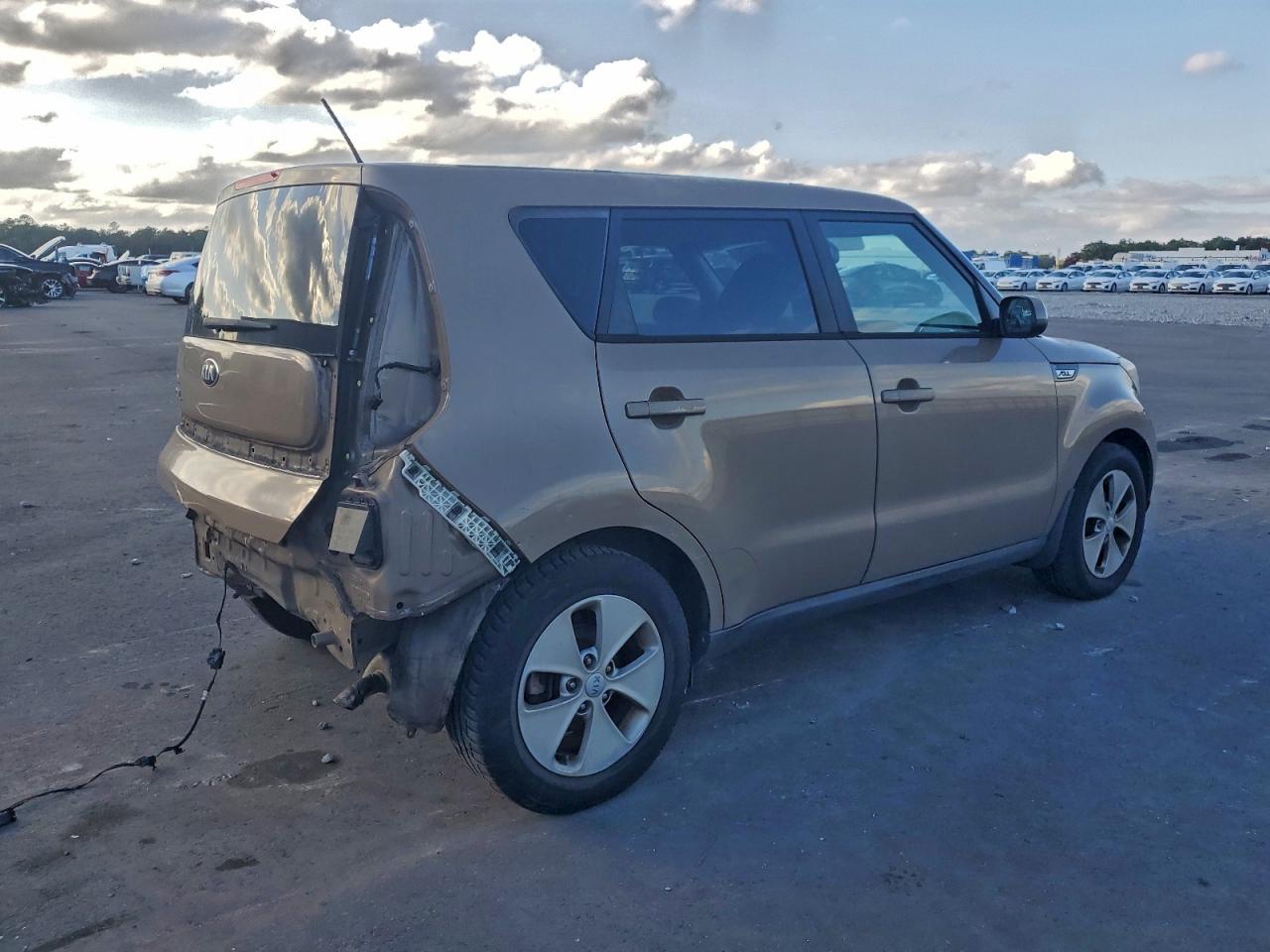 2016 KIA SOUL photo 3