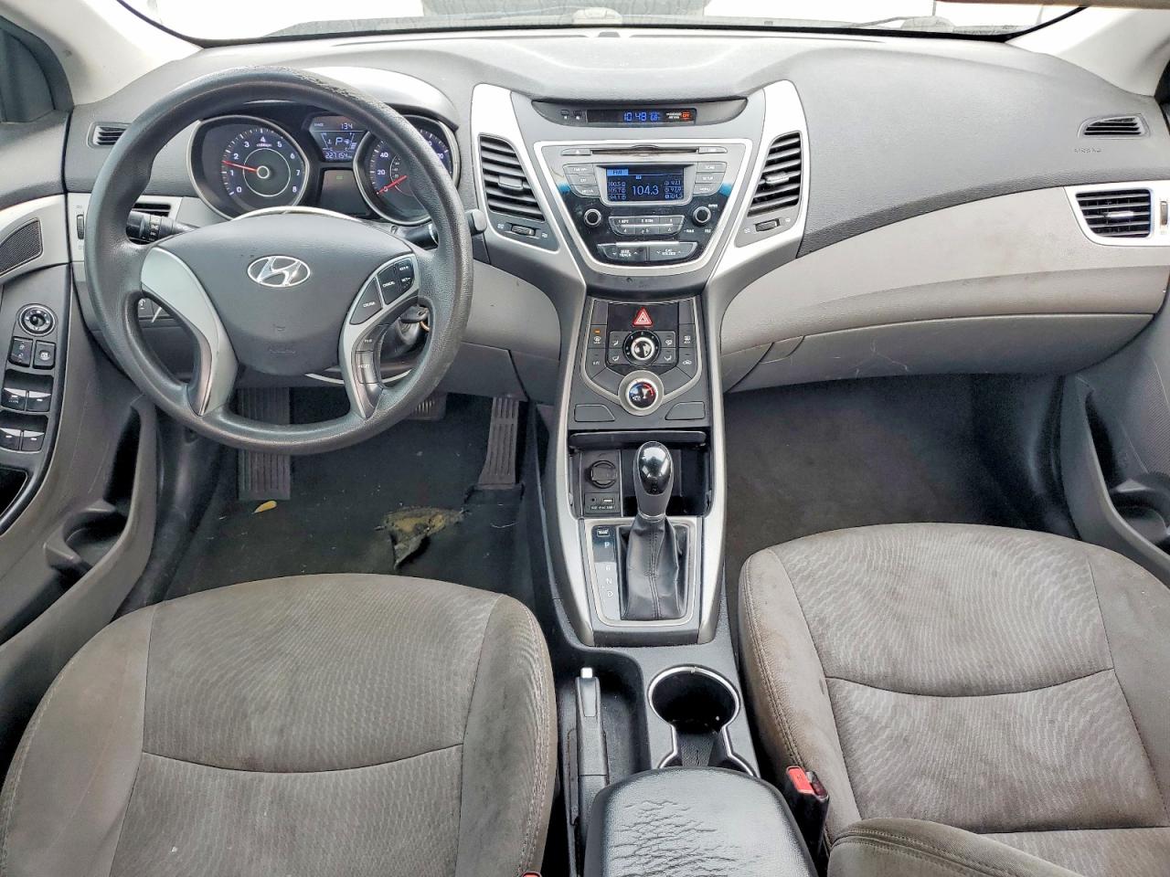 2016 HYUNDAI ELANTRA SE photo 8