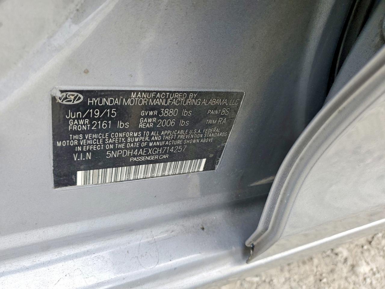 2016 HYUNDAI ELANTRA SE photo 12