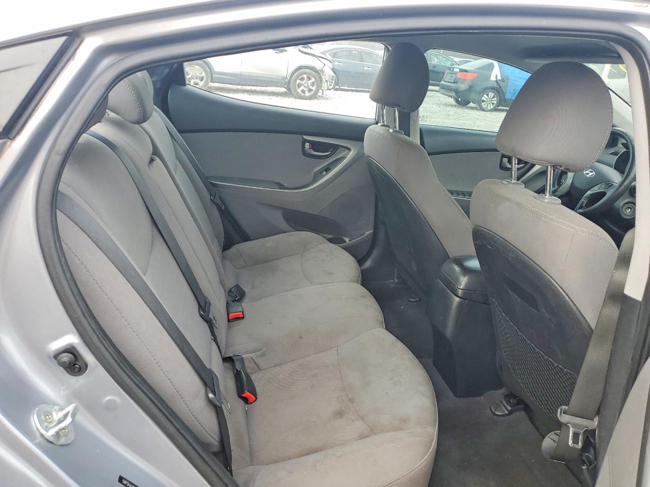 2016 HYUNDAI ELANTRA SE photo 10