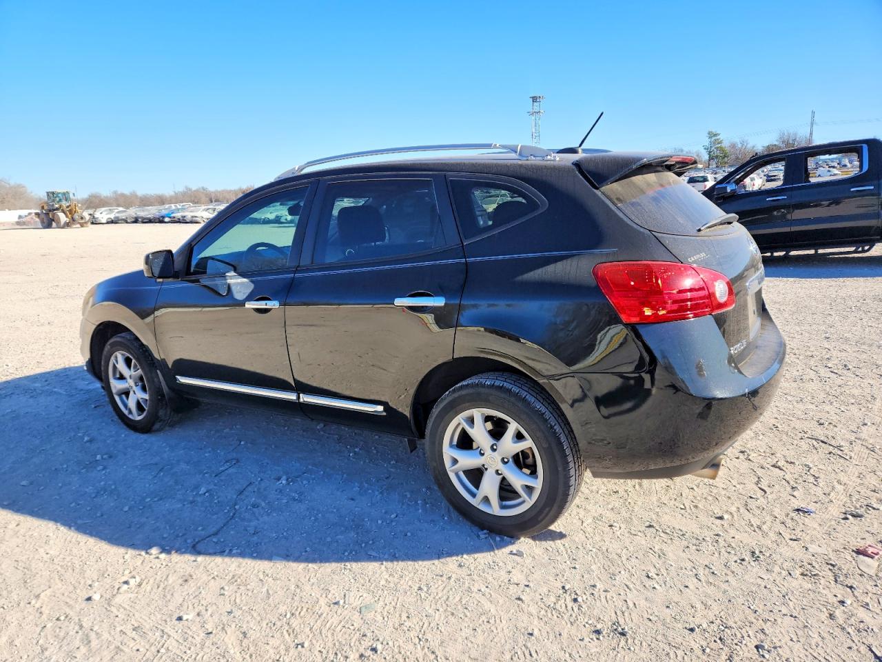 2011 NISSAN ROGUE S photo 3