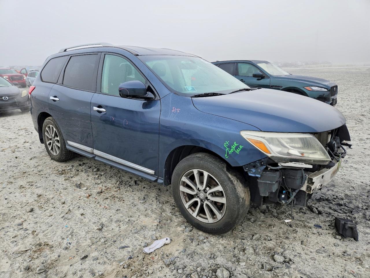 2013 NISSAN PATHFINDER S photo 4