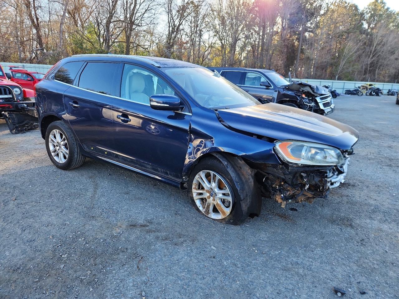 2015 VOLVO XC60 T5 PREMIER photo 4