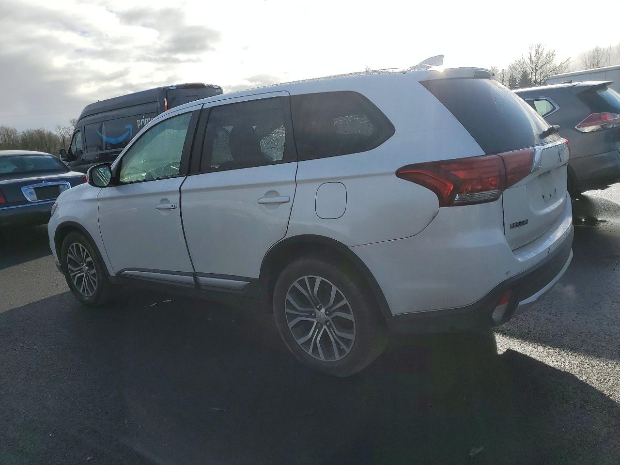 2017 MITSUBISHI OUTLANDER SE photo 2