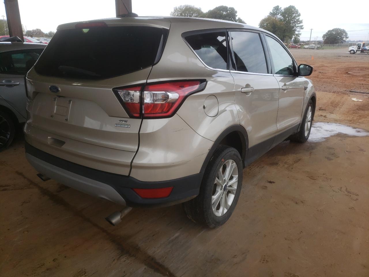 2017 FORD ESCAPE SE photo 4