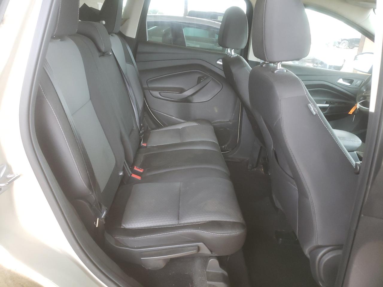 2017 FORD ESCAPE SE photo 6