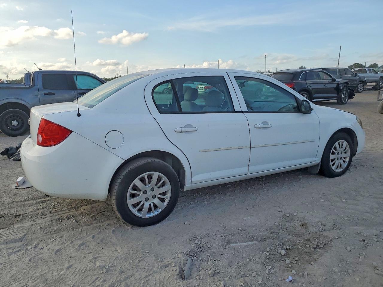 2010 CHEVROLET COBALT 1LT photo 3