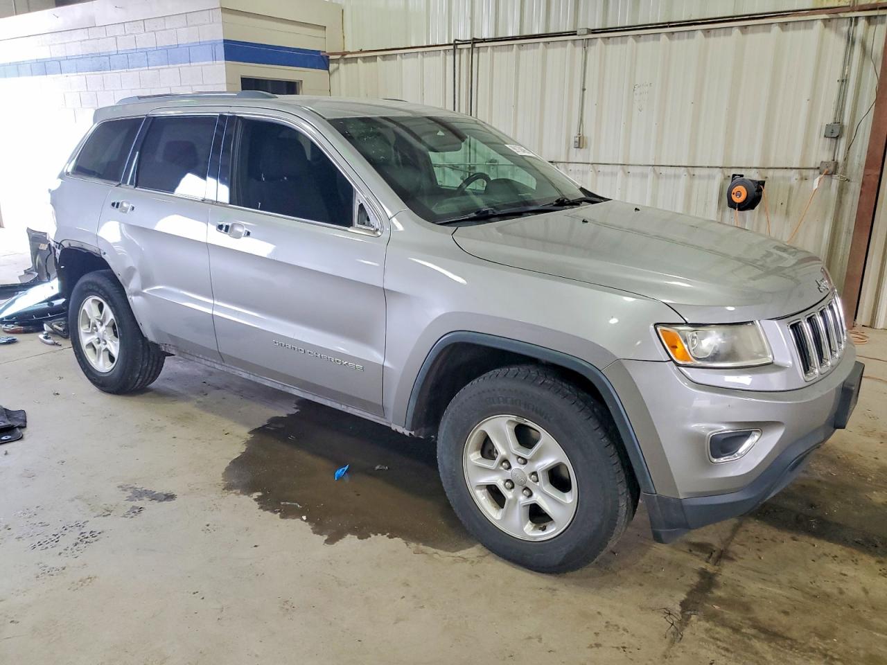 2016 JEEP GRAND CHEROKEE LAREDO photo 4