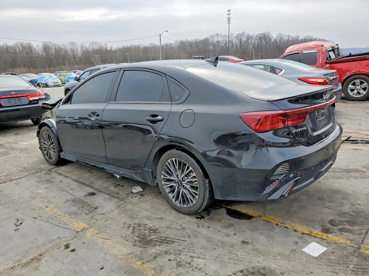2024 KIA FORTE photo 2