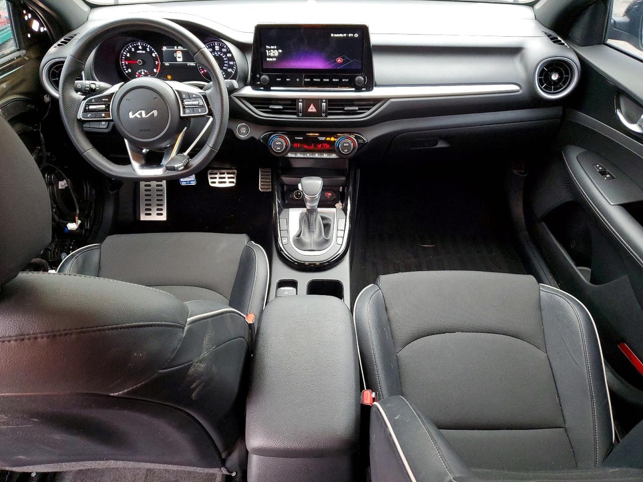 2024 KIA FORTE photo 8