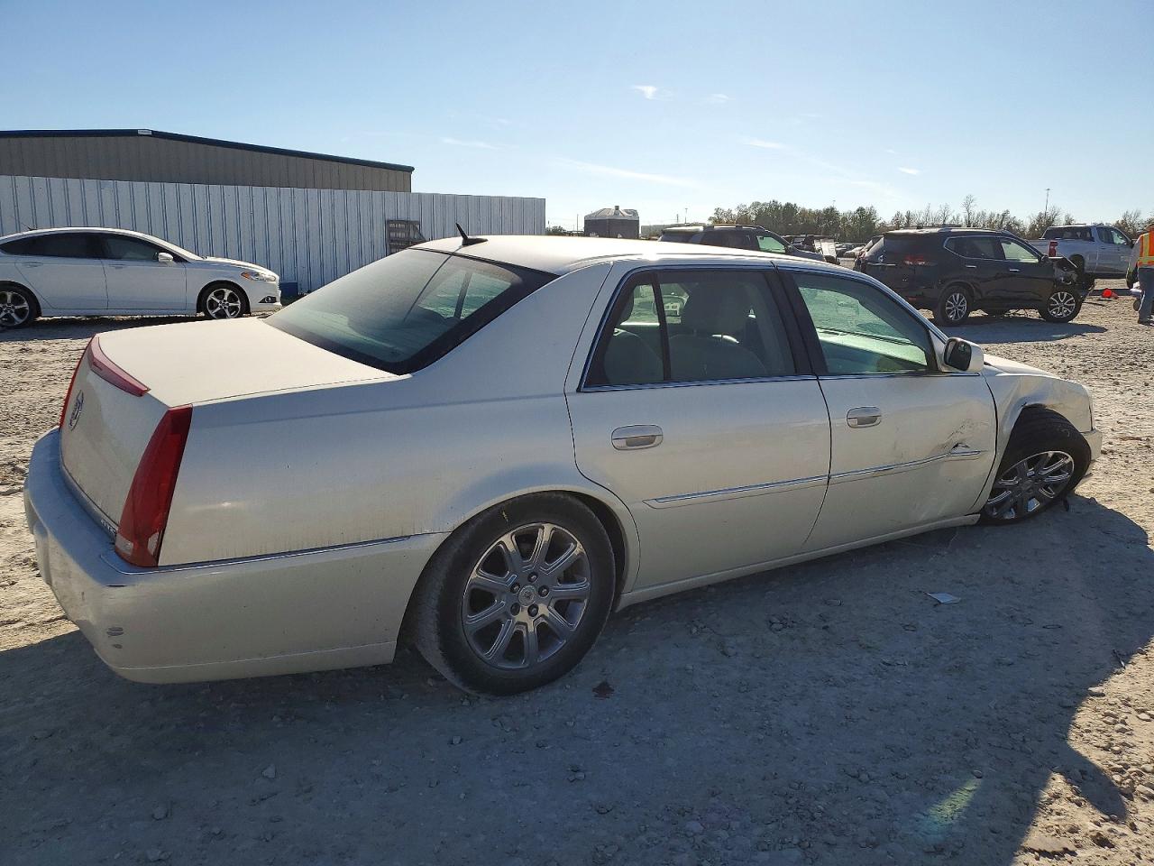 2008 CADILLAC DTS photo 3