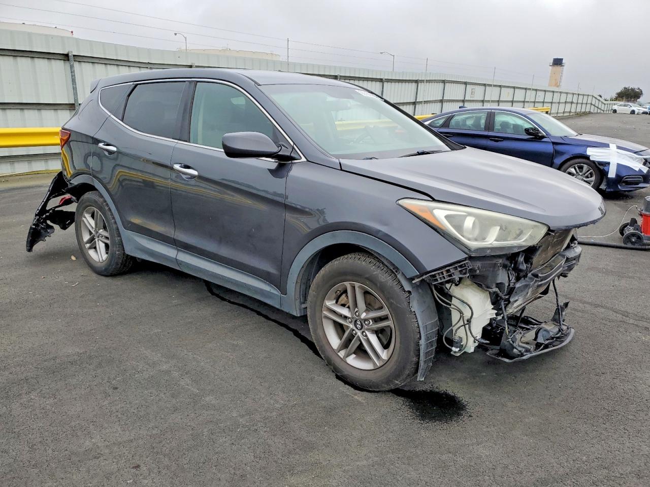 2017 HYUNDAI SANTA FE SPORT photo 4