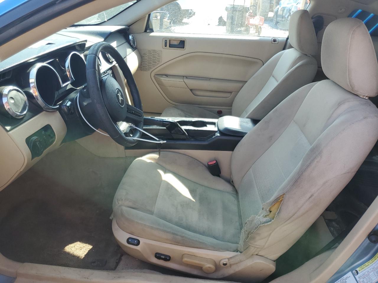 2005 FORD MUSTANG photo 13