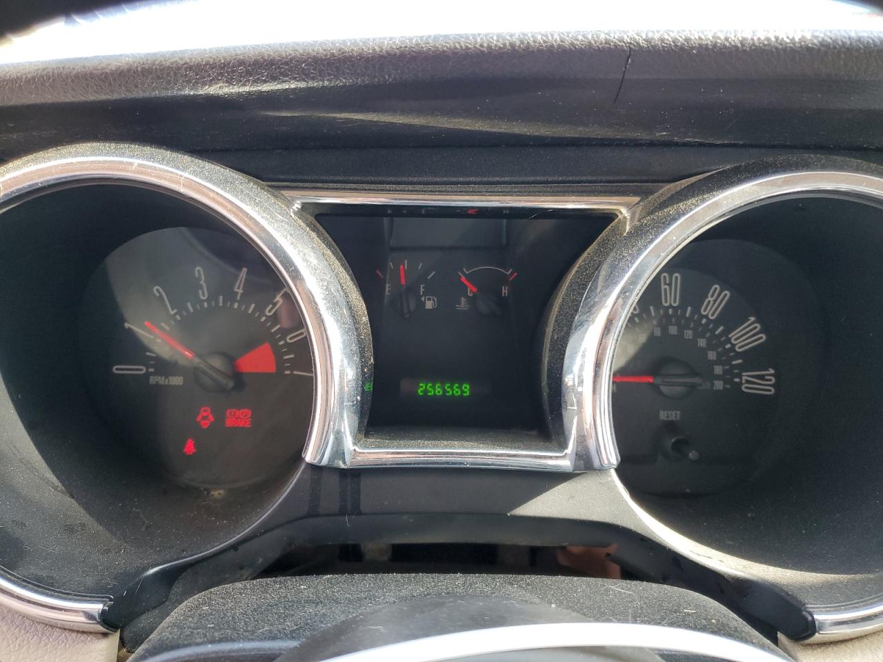 2005 FORD MUSTANG photo 17
