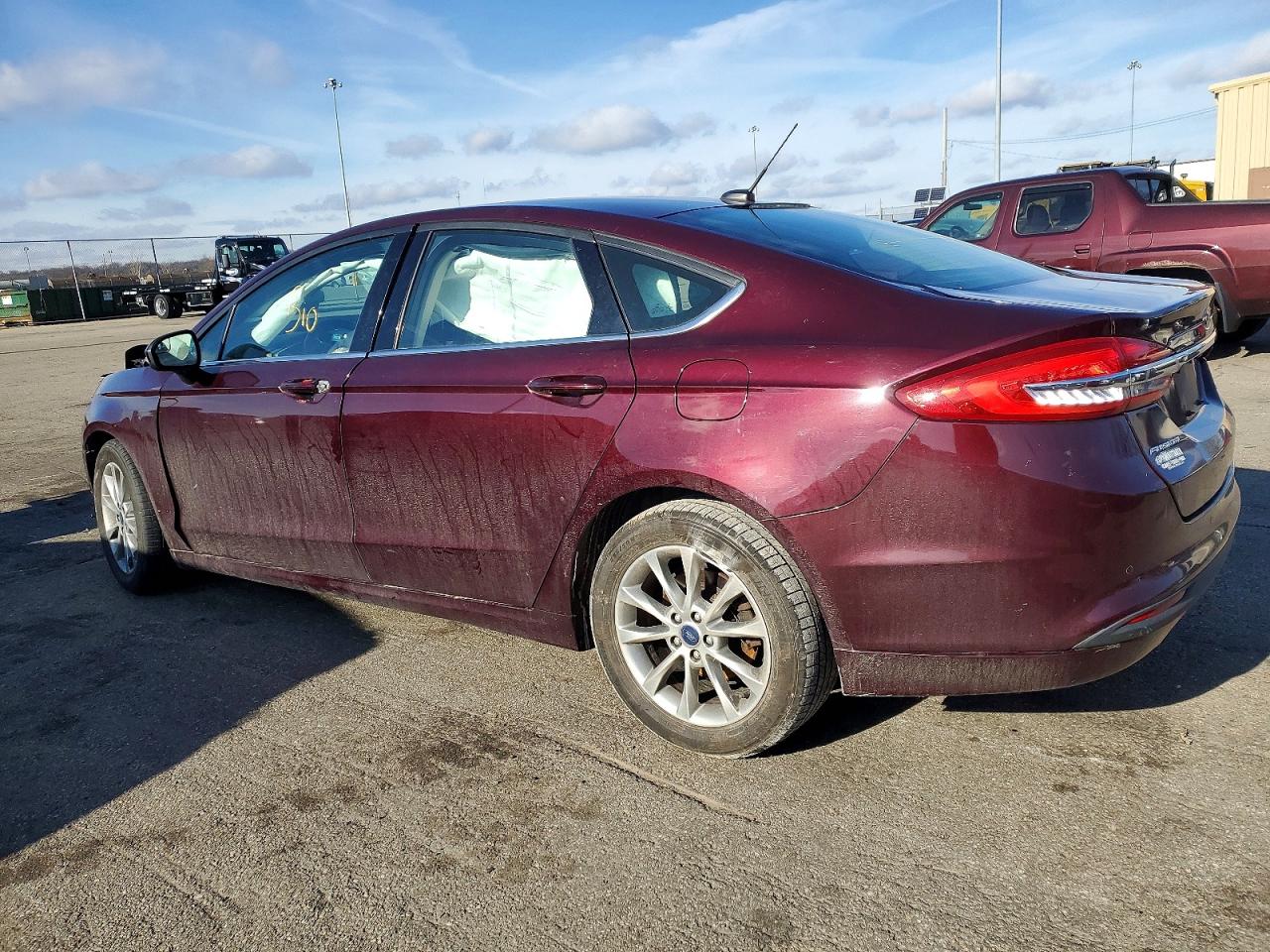 2017 FORD FUSION SE photo 2