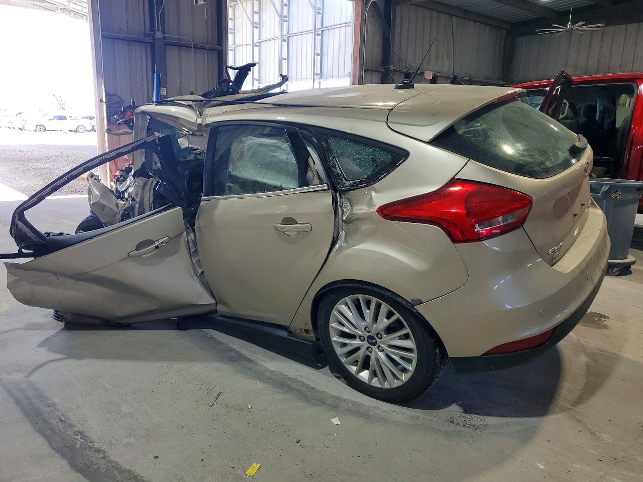 2018 FORD FOCUS TITANIUM photo 2