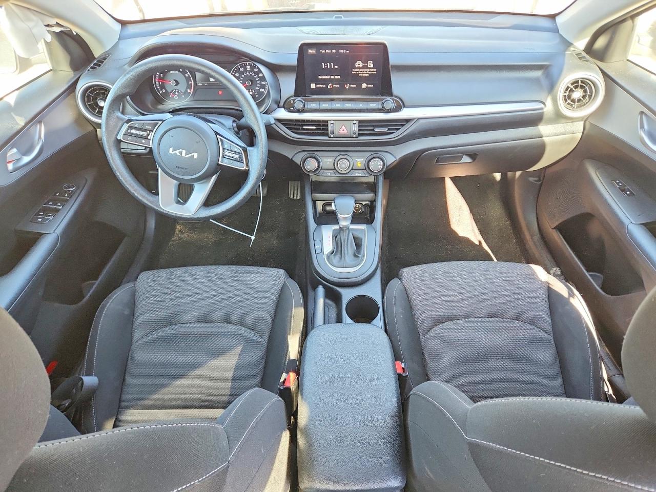 2023 KIA FORTE LX photo 8