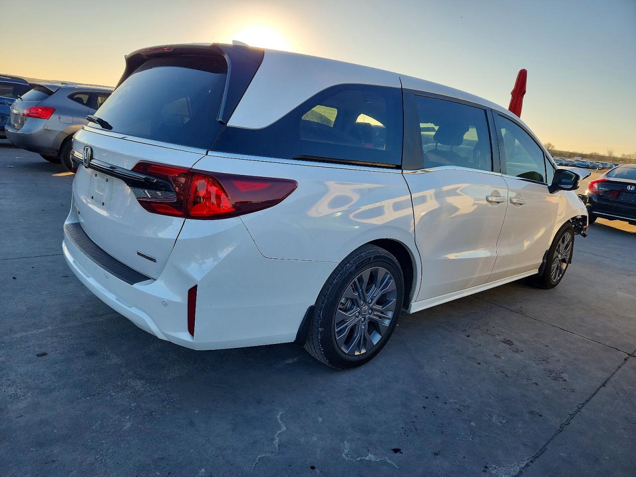 2025 HONDA ODYSSEY TOURING photo 3