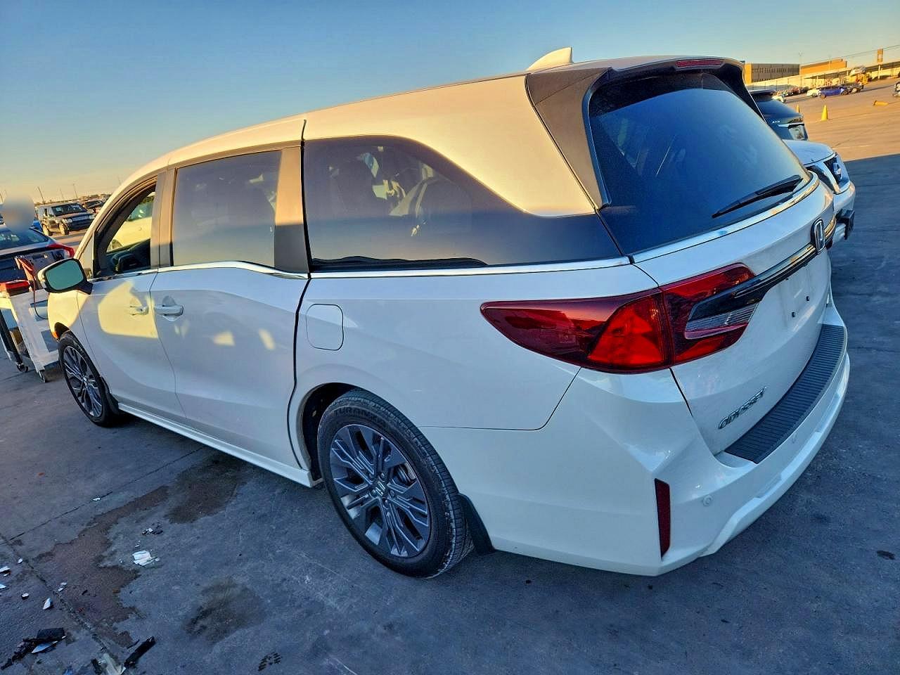 2025 HONDA ODYSSEY TOURING photo 2
