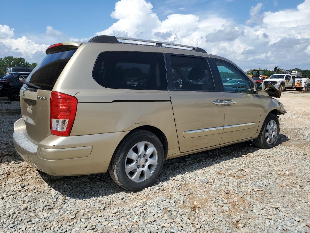 2007 HYUNDAI ENTOURAGE GLS photo 3