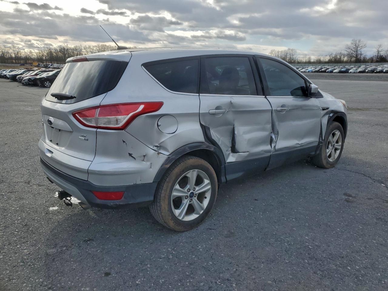 2016 FORD ESCAPE SE photo 3