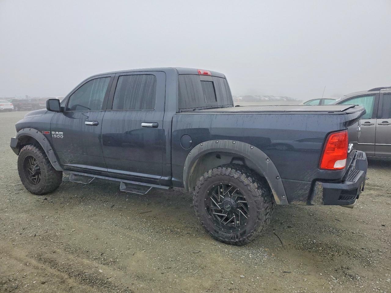 2014 RAM 1500 SLT photo 2