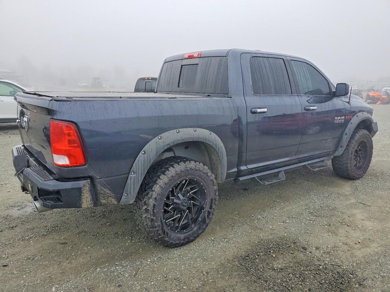 2014 RAM 1500 SLT photo 3