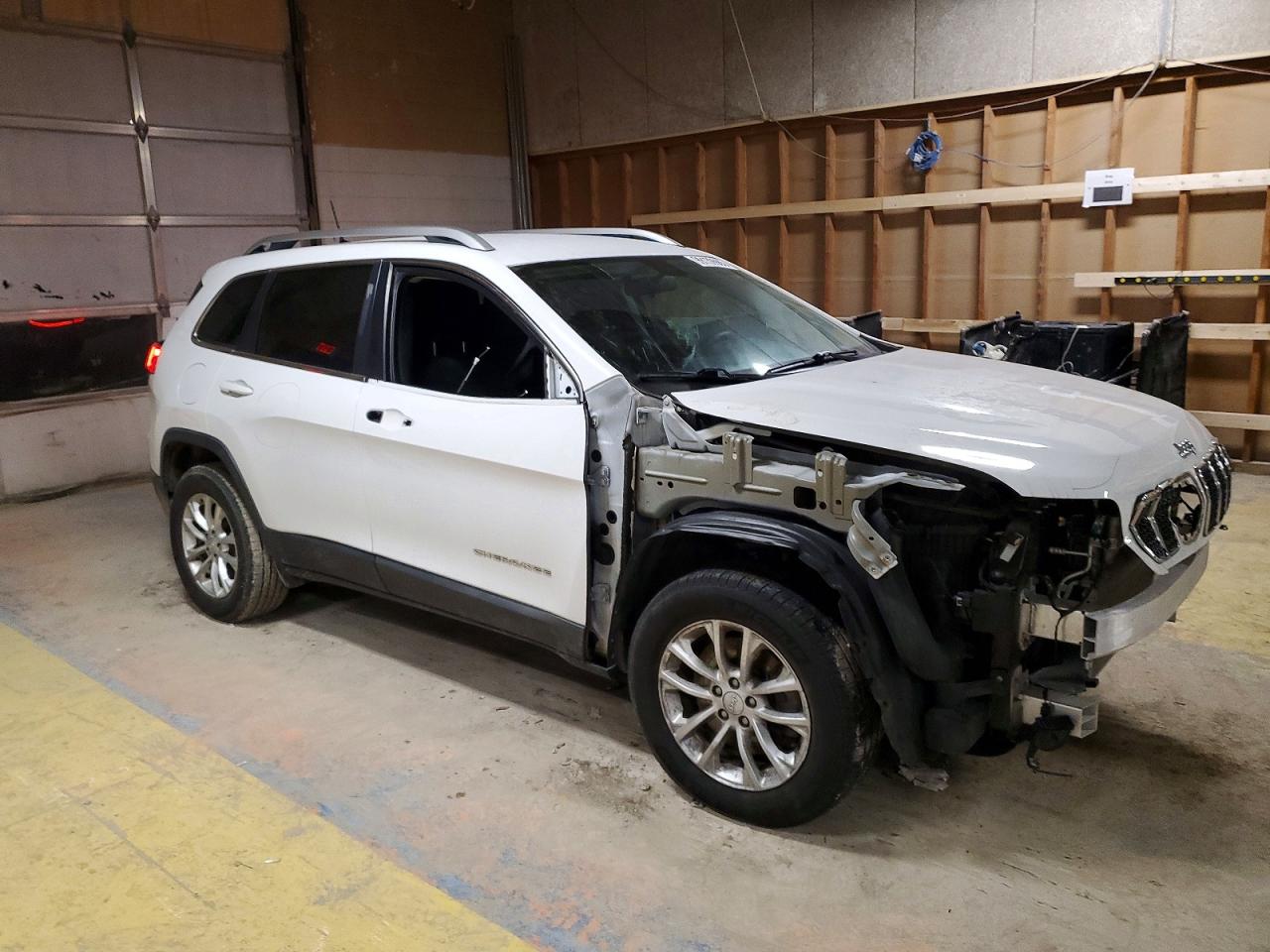 2019 JEEP CHEROKEE LATITUDE photo 4