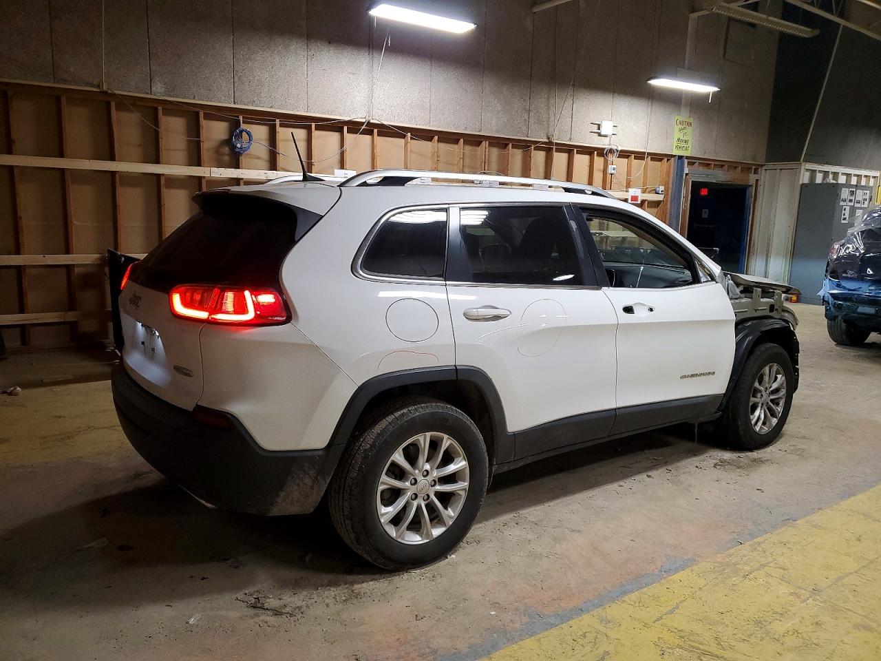 2019 JEEP CHEROKEE LATITUDE photo 3