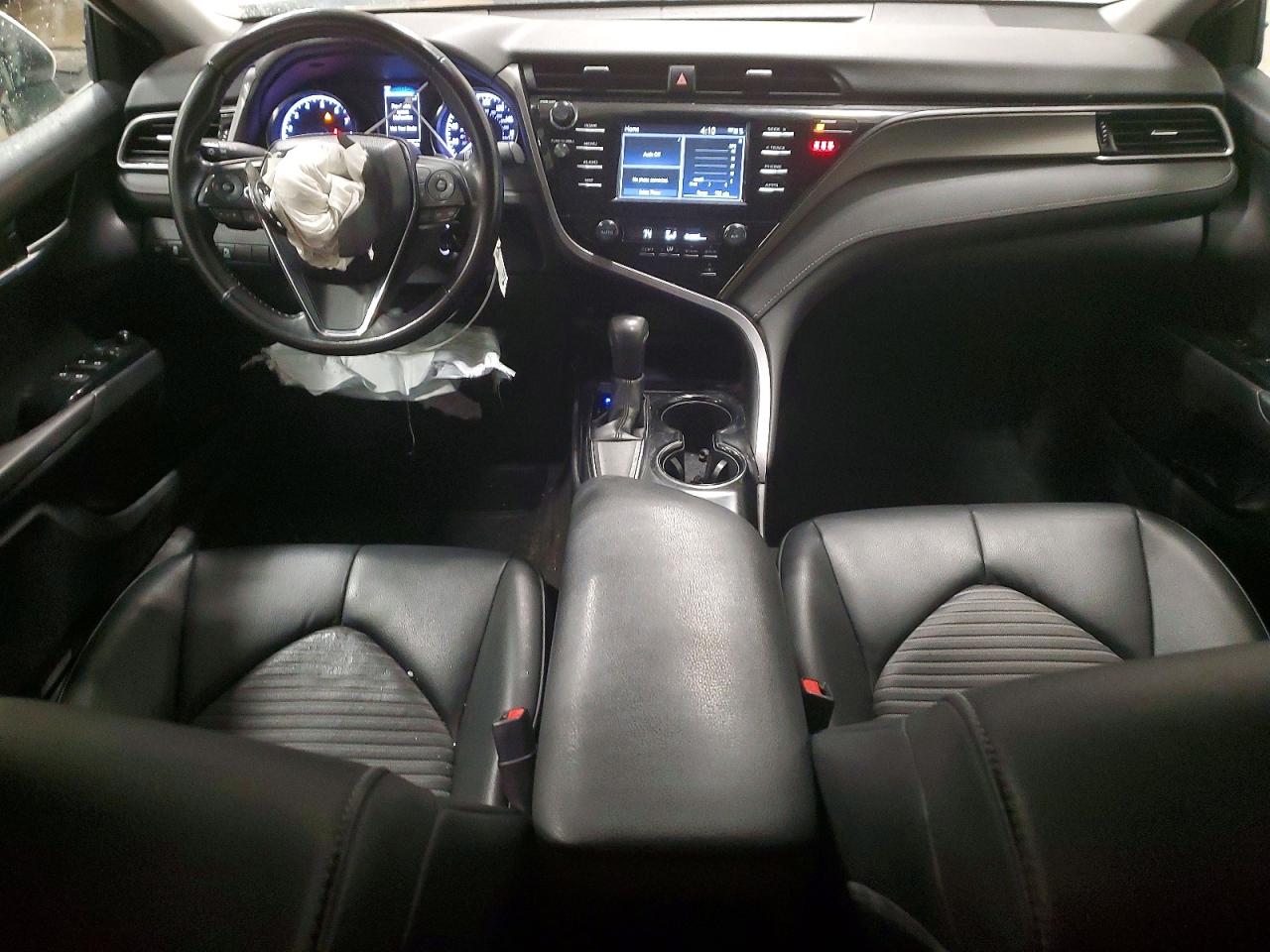 2019 TOYOTA CAMRY L photo 8