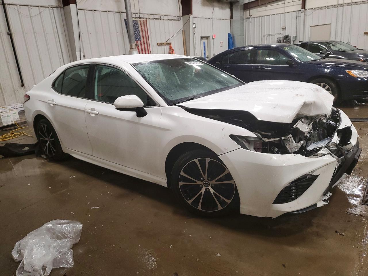 2019 TOYOTA CAMRY L photo 4