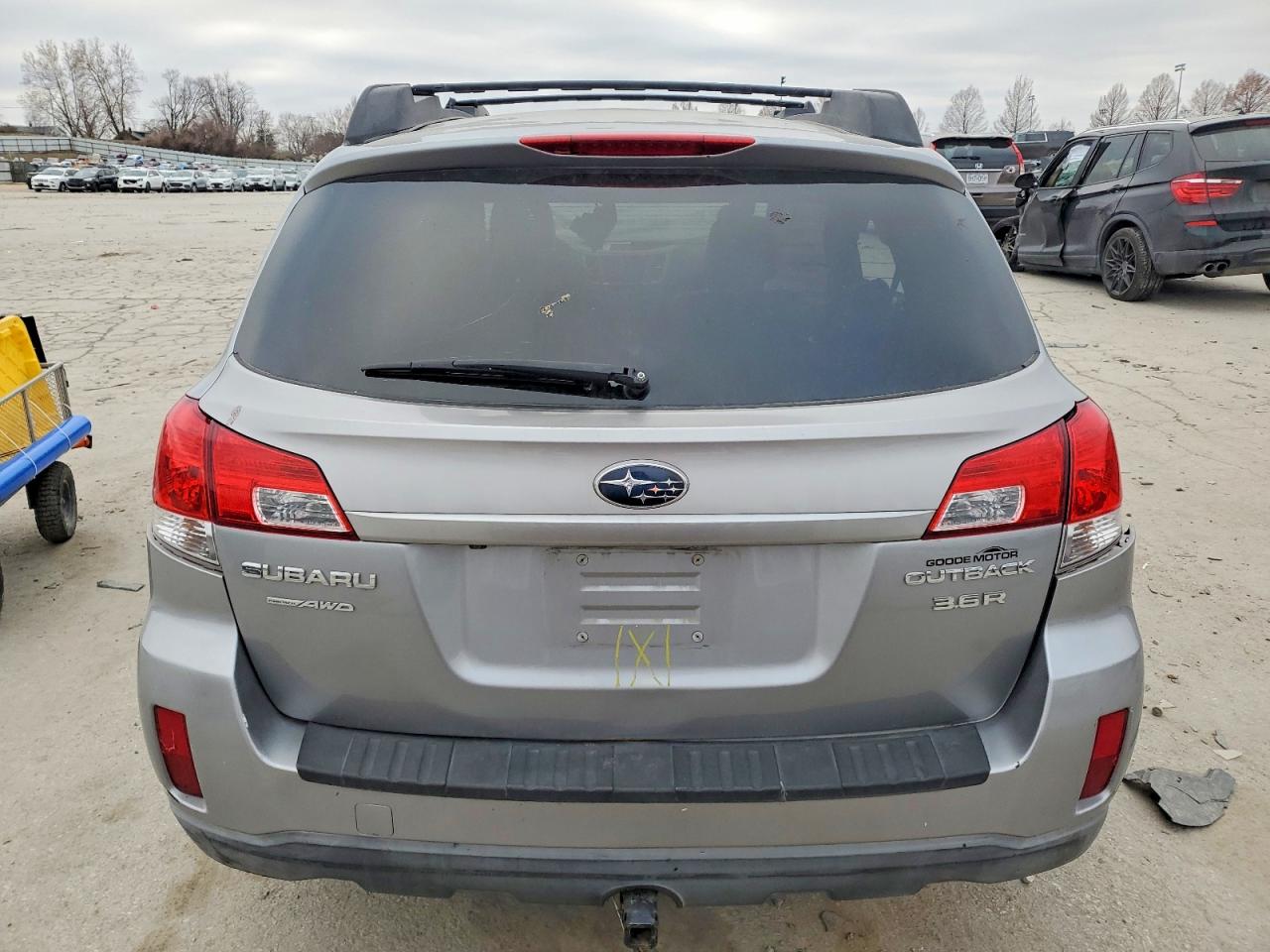 2010 SUBARU OUTBACK 3.6R LIMITED photo 6