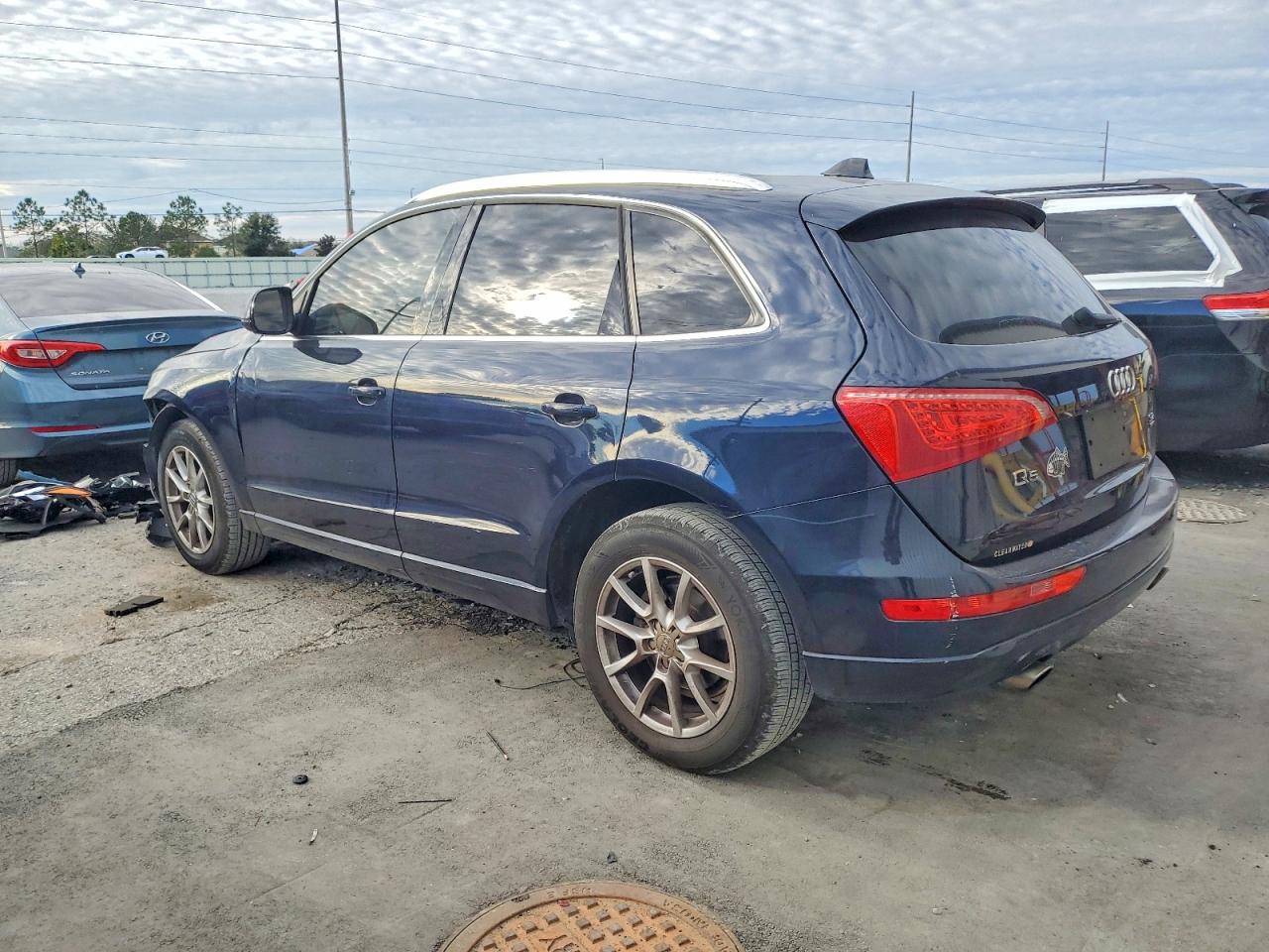 2010 AUDI Q5 PREMIUM PLUS photo 2